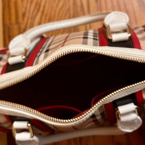 classic bag! Excellent condition. No scratches or stains - Picture 2 of 6